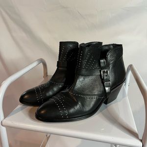 Vince camuto booties